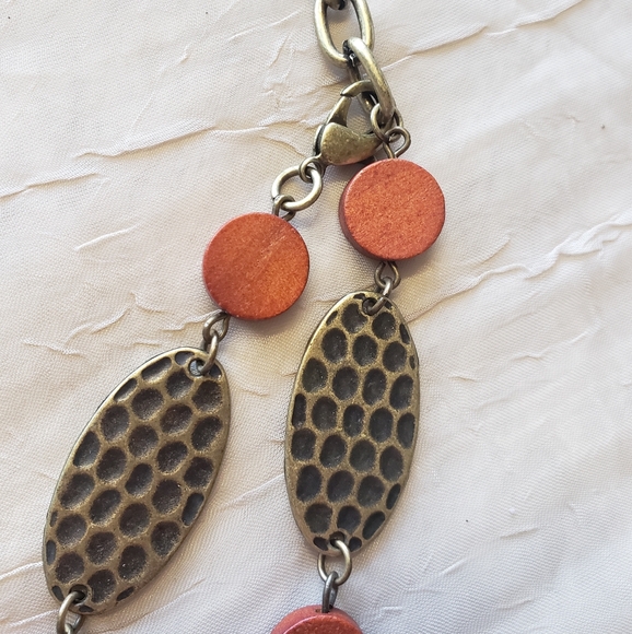 Antique Long Necklace in Bronze Metal and Reddish Brown Wooden Circles 🟤 . - Picture 11 of 13